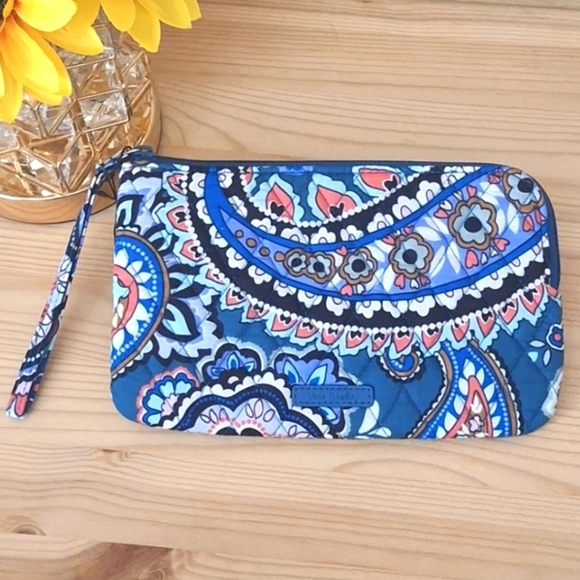 💙Vera Bradley 'Haymarket Paisley Jewel' Wristlet-RFID🩵 - Picture 1 of 9